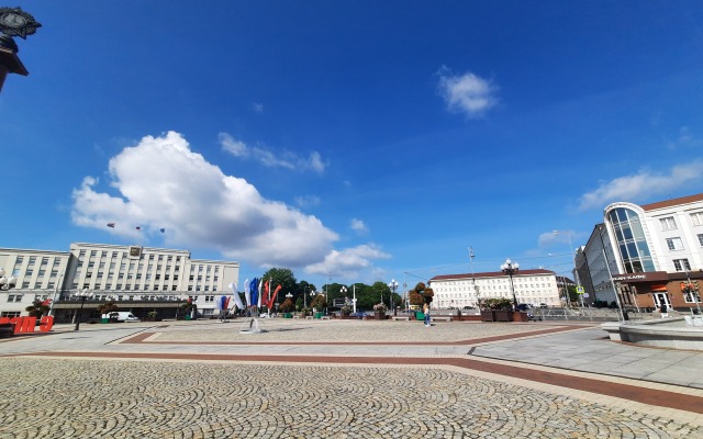 Na Kosmonavta Leonova 36a Apartments