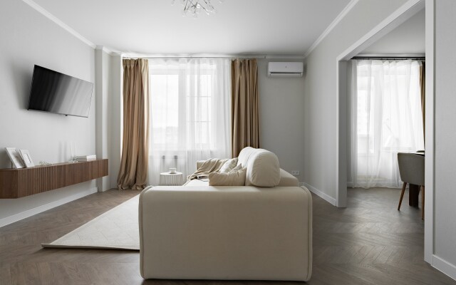 S dvumya konditsionerami i stilnym remontom Apartments