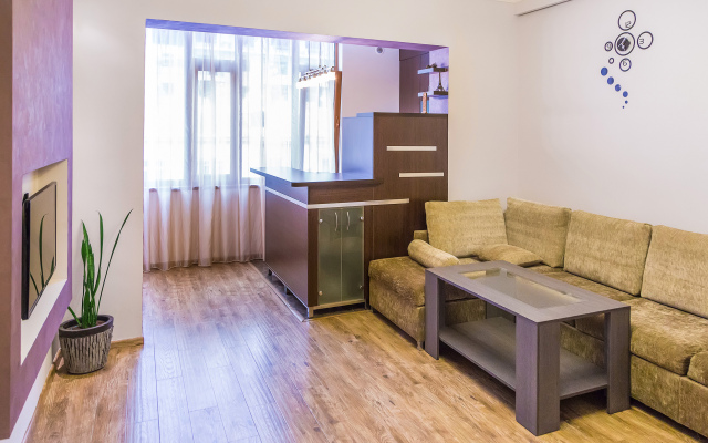 Kvartira Na Pl Saharova Ul Nalbandyan Apartments
