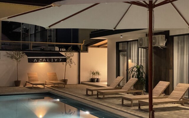 Azaliy 7 Hotel