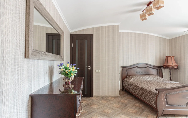 Апартаменты на Пионерском Проспекте 114В