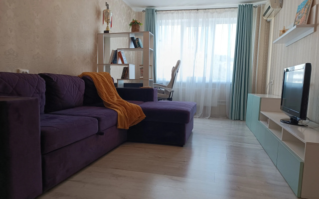 Uyutnaya 2-Khkomnatnaya Na Rechnoy Naberezhnoy Flat