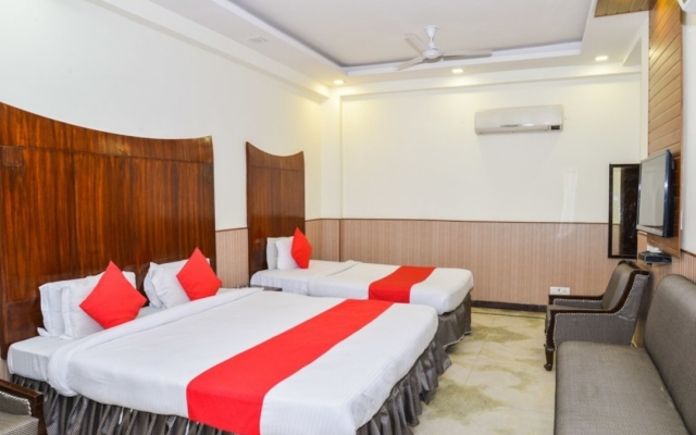 jindal Palace Hotel