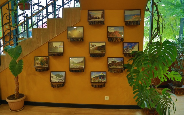 Madanur Hotel