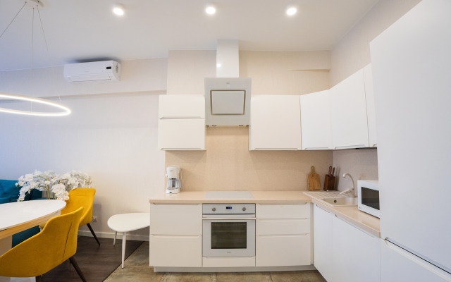 Апартаменты трехкомнатные с видом на море и город