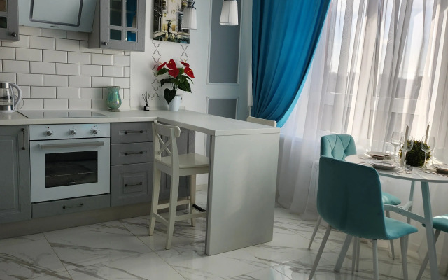 S Vidom na Zakat Rodionova, 19 Flat