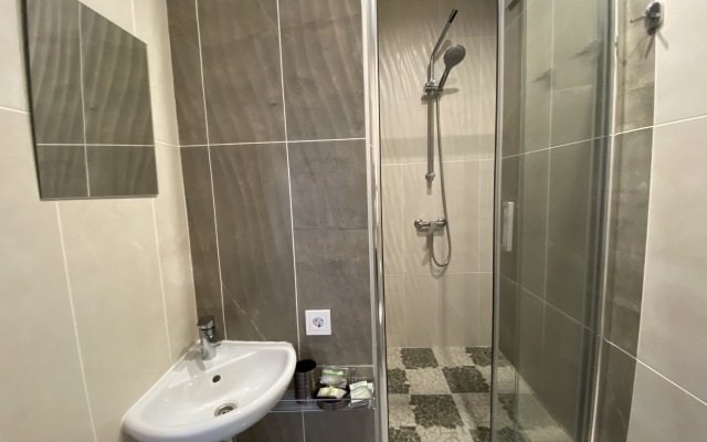 Astra Guest house