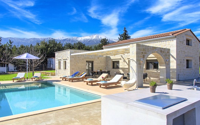 Вилла Orientem Villa Heated Pool