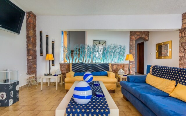 Milos Inn Hotel