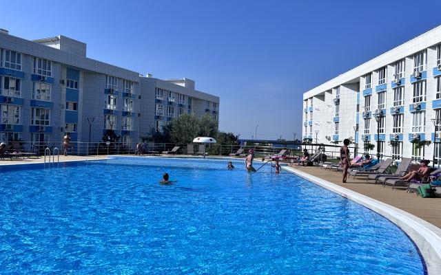 Admiralskaya Laguna Apartments