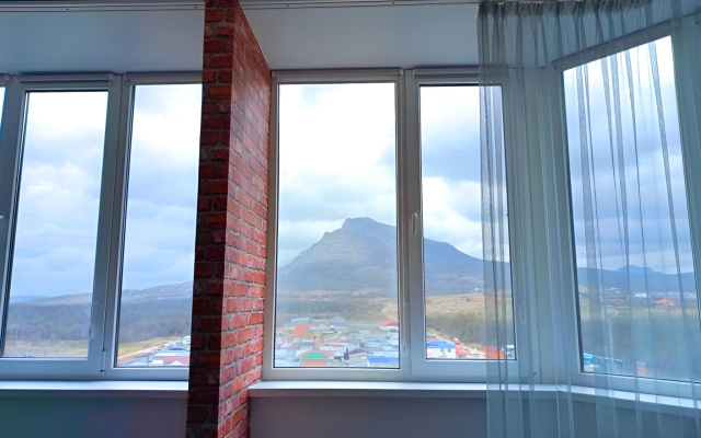Sutki Rent s krasivym vidom na gory Apartments