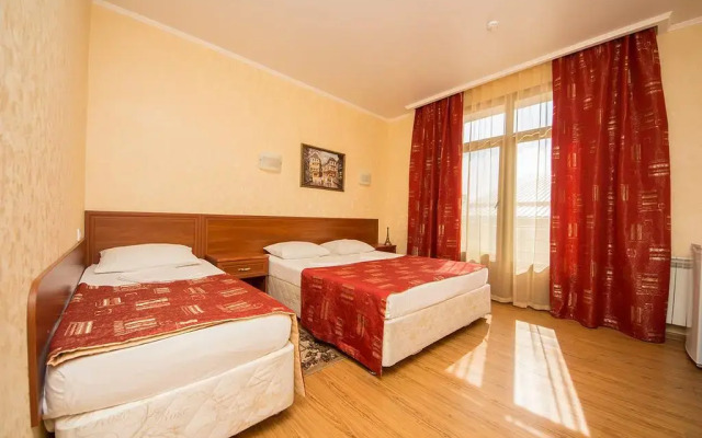 De Paris Guest House