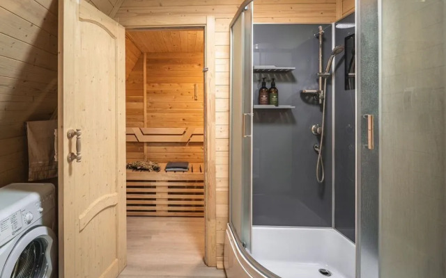 Частный дом на Каштановой 219