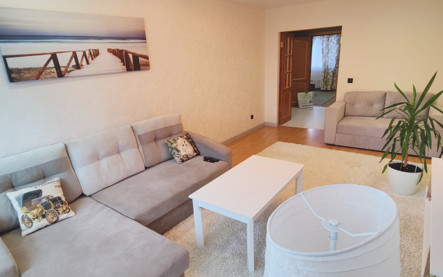 Uyutnaya kvartira na Kurortnom Flat