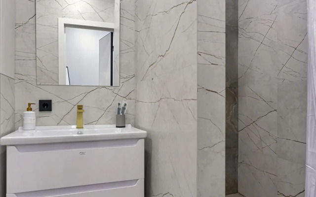 Pervy Posutochny Flat