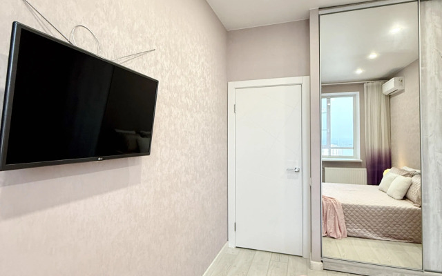Shikarnaya S Neveroyatnym Vidom Na Volgu I Gorod Flat