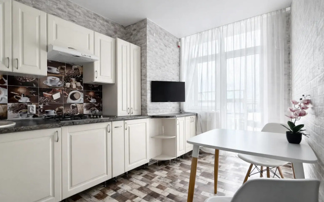 Апартаменты АпартМари яркие в центре с видом на город