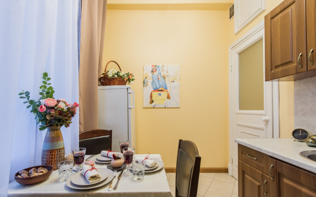 GM v Legendarnoj Stalinskoj vysotke Apartments
