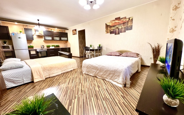 Апартаменты двухкомнатные на Карбышева 61Б (рядом с ТЦ Космопорт)