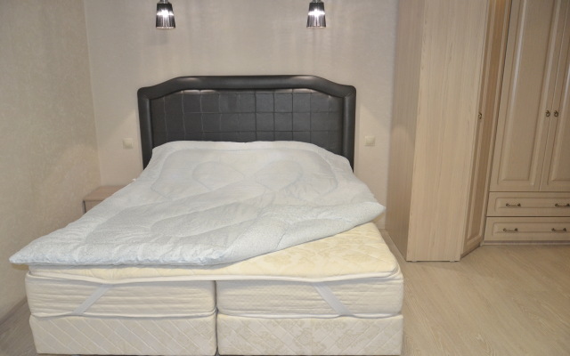 Bagira Na Prospekte 50 Let Oktyabrya 15/6 Apartments