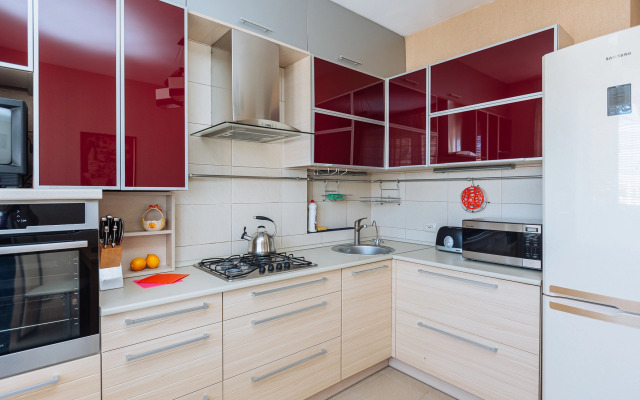 Prostornaya I Uyutnaya Dvukhkomnatnaya Flat