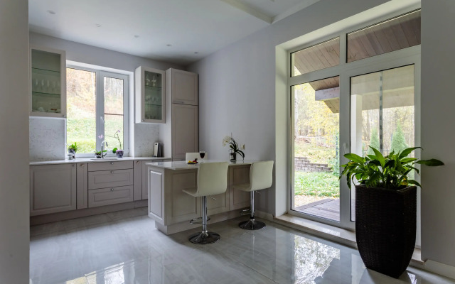 Частный дом роскошный просторный для большой семьи