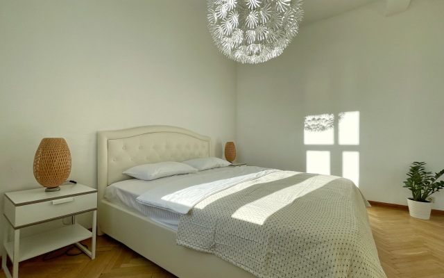 White Na Tverskoy 15 Apartments