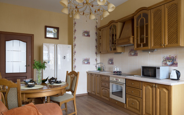 Yevrodvukhkomnatnaya Na 5 Gostey Modernaflats Sofiyskaya Flat