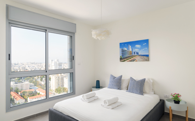 Deluxe & Terrace with City Overview by FeelHome  Apartments