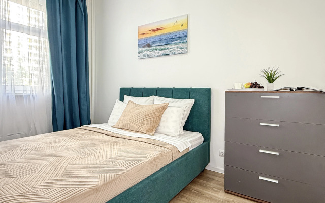 Uyutnaya Solnechnaya Yevrodvushka Vblizi Morya Flat