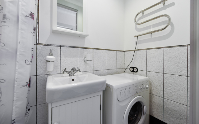 Anarin Apartments Flat 5