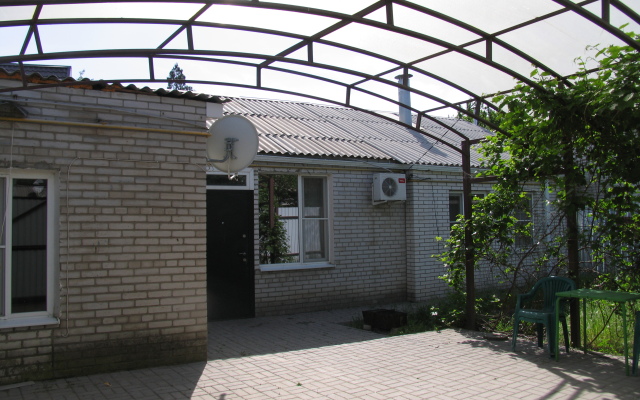 Na 4-J Novoselovskoj Guest House