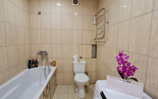Na Ulitse Kuryzhova 30 Flat