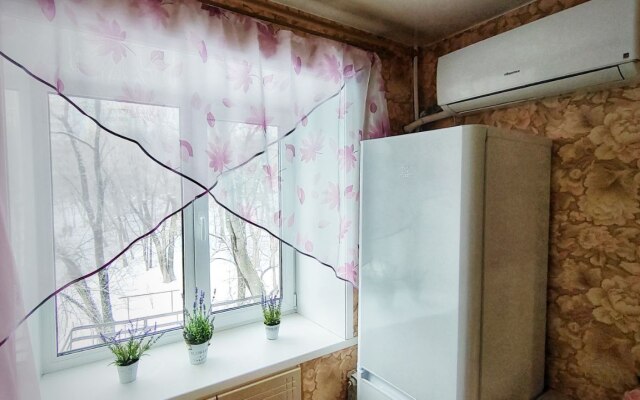 Uyutnaya Guru vozle Dendrariya Flat