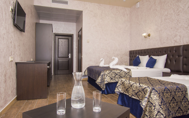 Grand Noy Hotel