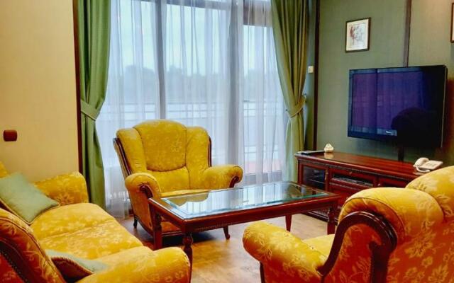 Yacht Club Fregat Hotel