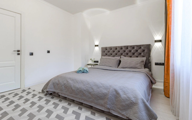 Svetlye Ryadom S Abudabi Apartments
