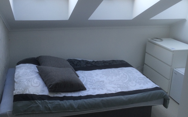 Studio Rental Central Warsaw Guest House