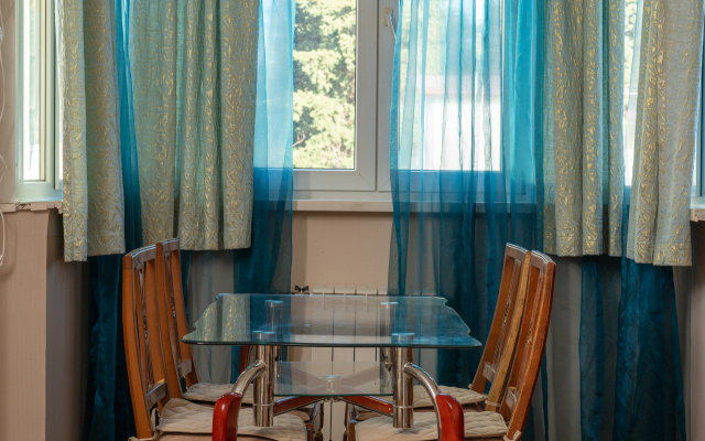 Na Parkovoj Apartaments 1