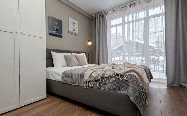 Квартира Уютная строгая студия у Цирка