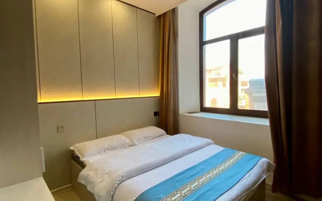 Отель Holiday Hotel