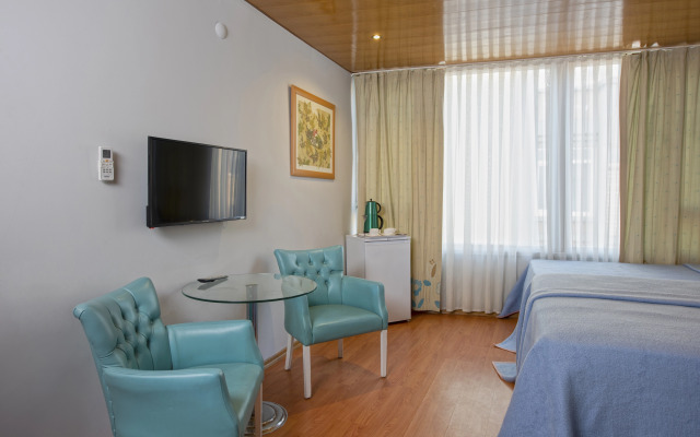 Nest Hotel