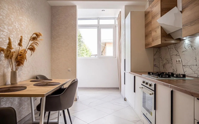 S Sovremennym Remontom Flat