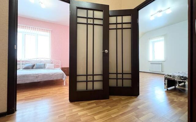 Apartamenty Ekonom Na Tulskoy 76, 2-Kh Komnatnye Flat