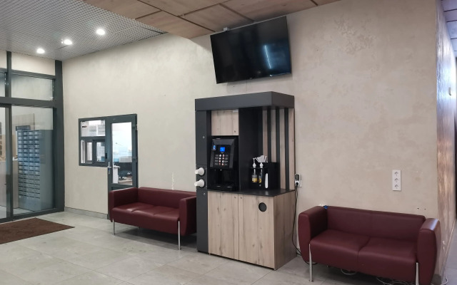 Апартаменты Улучшенные Авеню на Мужества