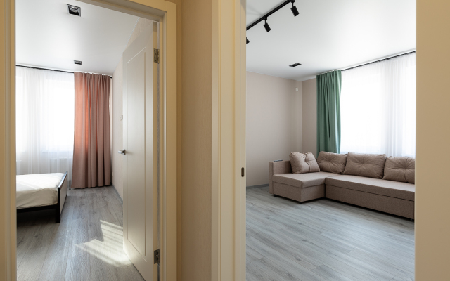 Апартаменты KazanHome Новая квартира с гостиной, спальней и отдельной кухней