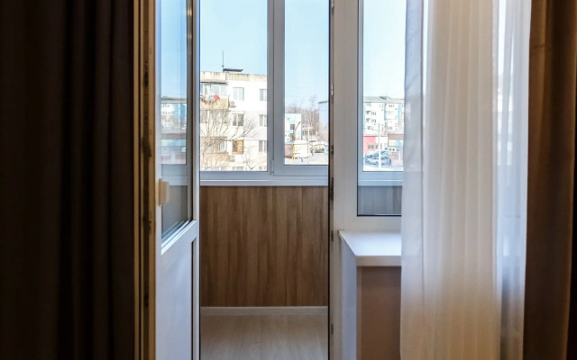 Prostornaya I Svetlaya V Tsentre Flat
