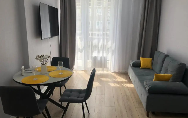 Uyutnaya Svetlaya Kvartira Vo Flore 1 Flat