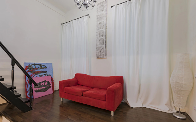 Flat Dvukhurovnevaya V Tsentre Goroda