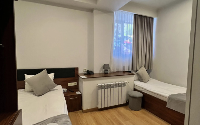 Hotel Mashtots Hotel